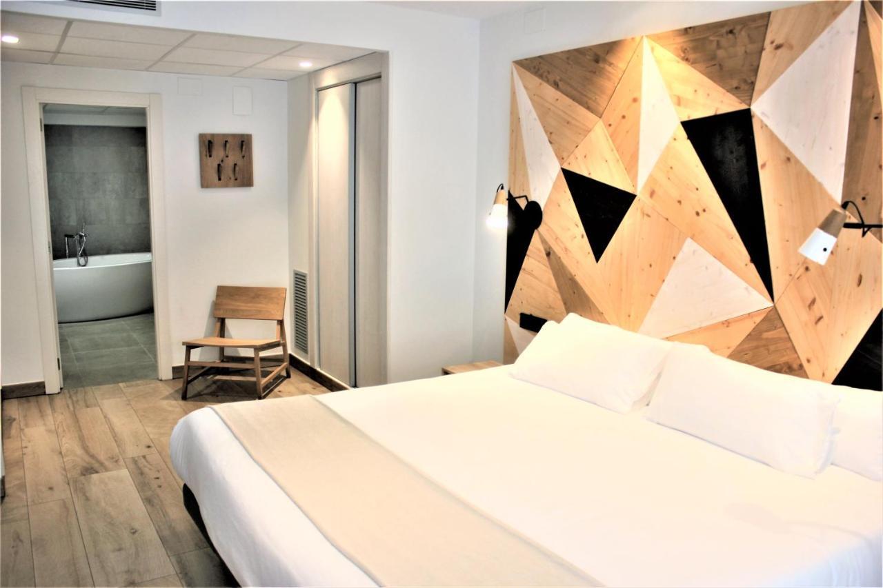 Apartahotel Dos Rios 艾因萨 外观 照片
