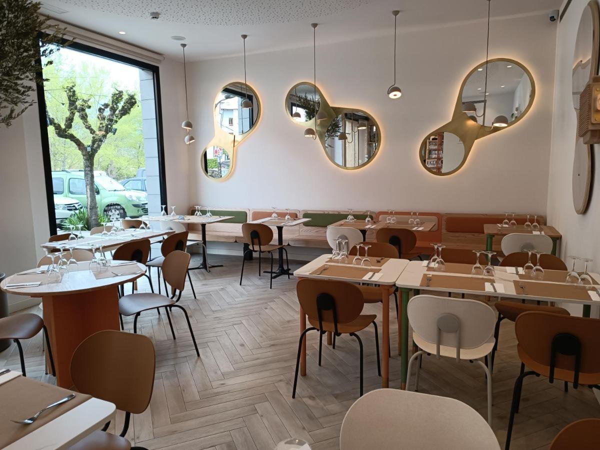 Apartahotel Dos Rios 艾因萨 外观 照片