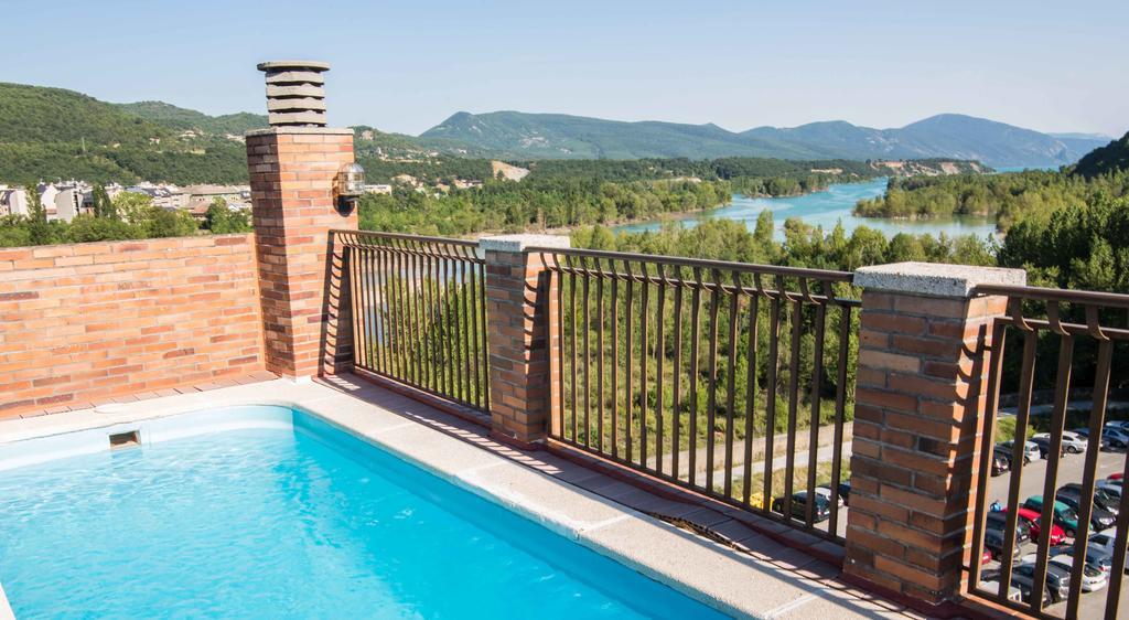 Apartahotel Dos Rios 艾因萨 外观 照片